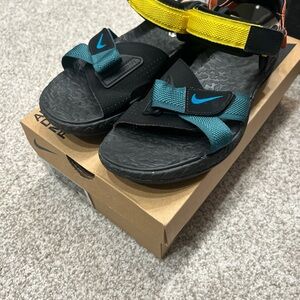 Nike Kids Black and Teal Sandals with Yellow Strap